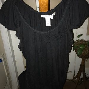 Sale ❤️❤️❤️!! Great simple black max studio shirt